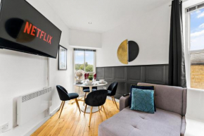 30 percent off! Sophisticated 2 bed in Central Dewsbury